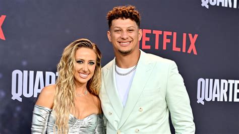 patrick mahomes nude|Patrick Mahomes wife Brittany exposes bare chest in sizzling。